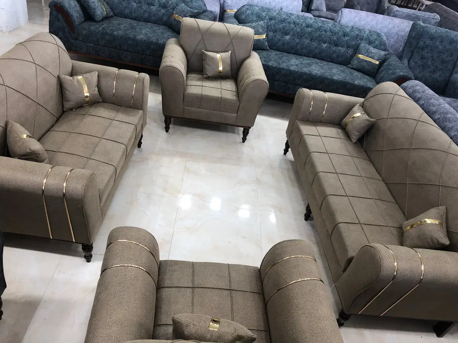 مبل کلاسیک کد۵۴۴۰|مبلمان خانگی و میز عسلی|درگهان, |دیوار