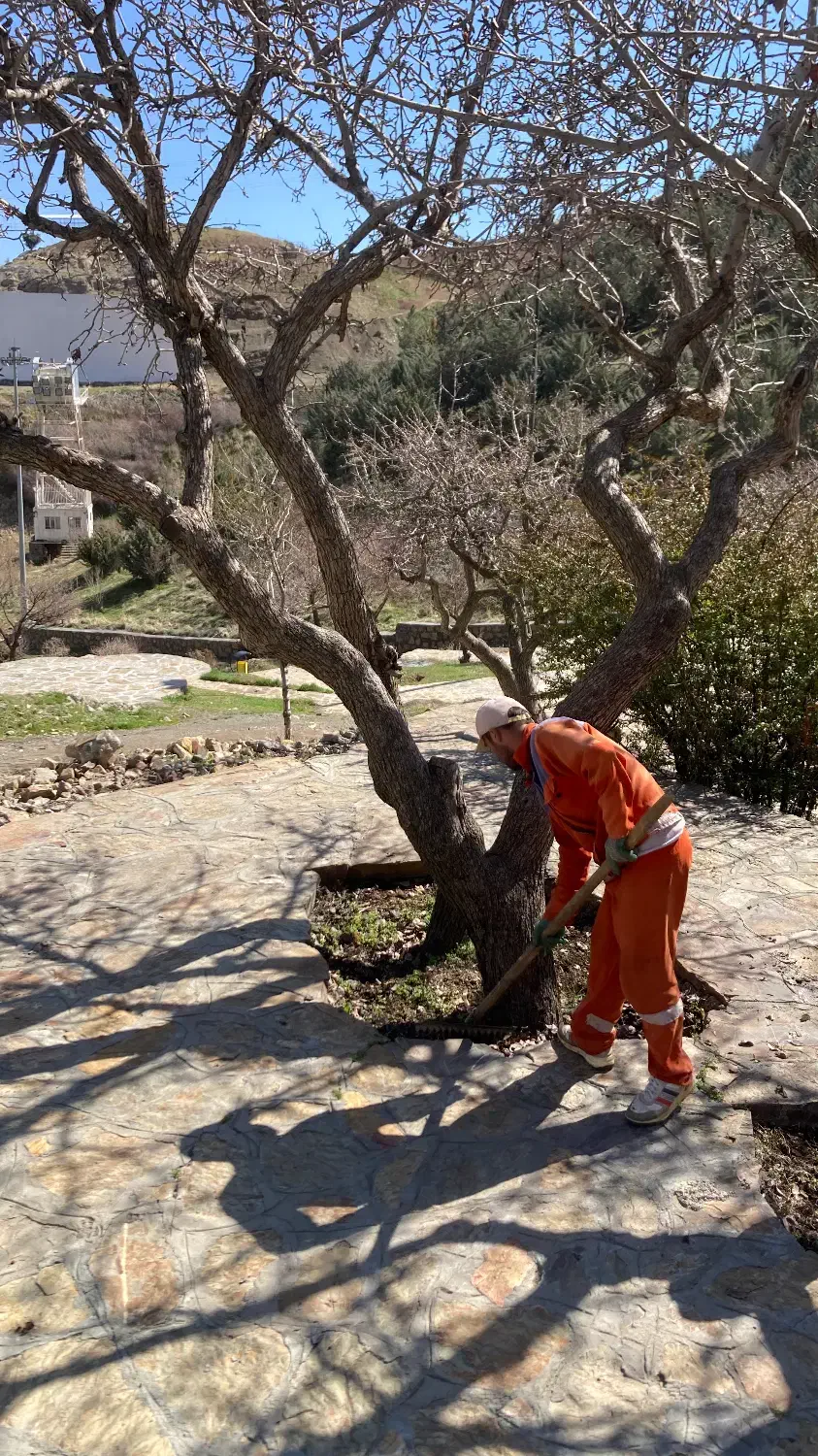 نیروی کار جهت نگهداری و نظافت پارک|استخدام سرایداری و نظافت|سنندج, |دیوار