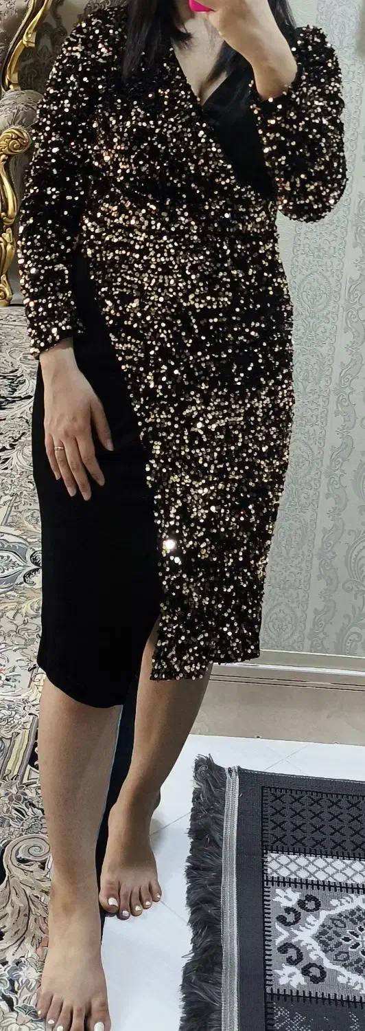 لباس مجلسی|لباس|رباط‌کریم, رباط‌کریم|دیوار