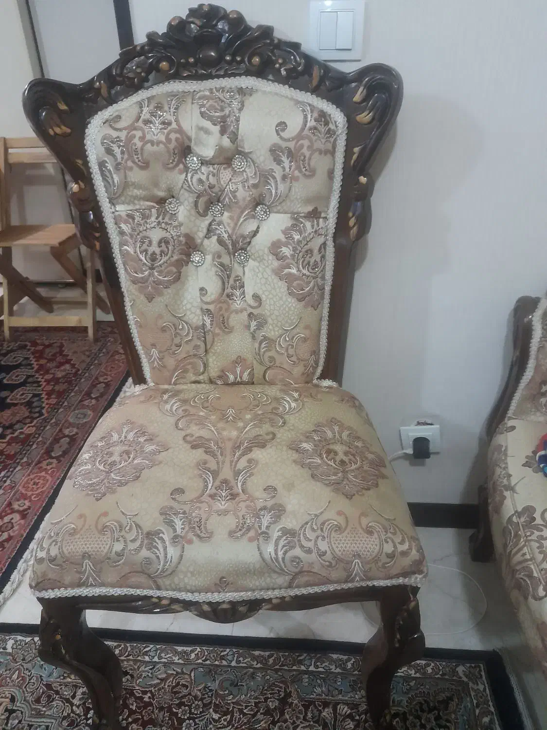 صندلی میزبان|صندلی و نیمکت|اراک, |دیوار