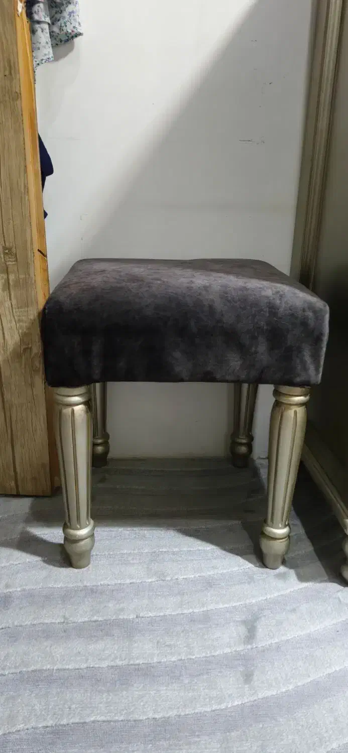 صندلی میز آرایش|صندلی و نیمکت|رباطکریم, رباطکریم|دیوار