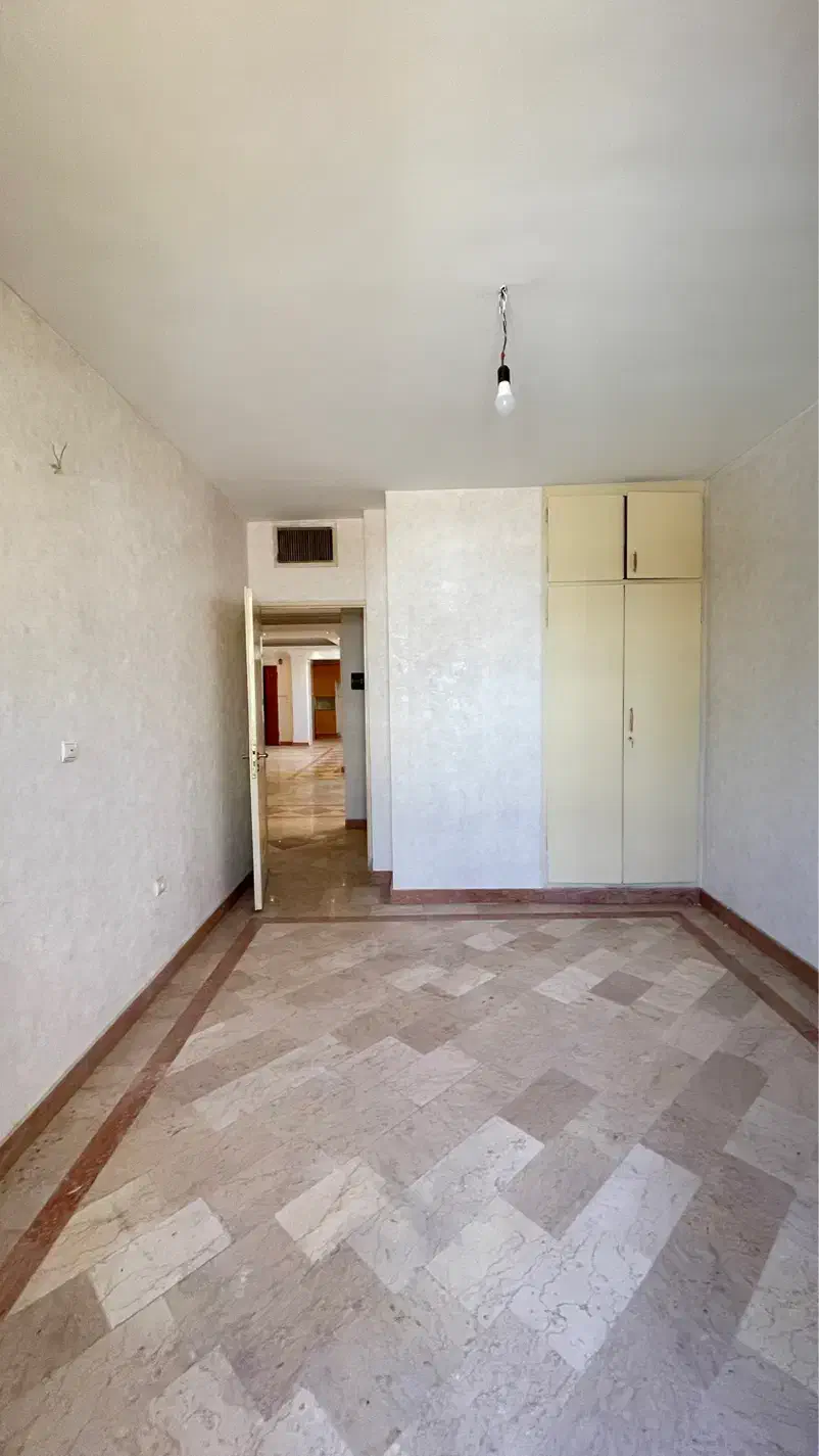 ۱۲۰متر همیلا/۲خواب بزرگ/سالن سه جهت پرده خور