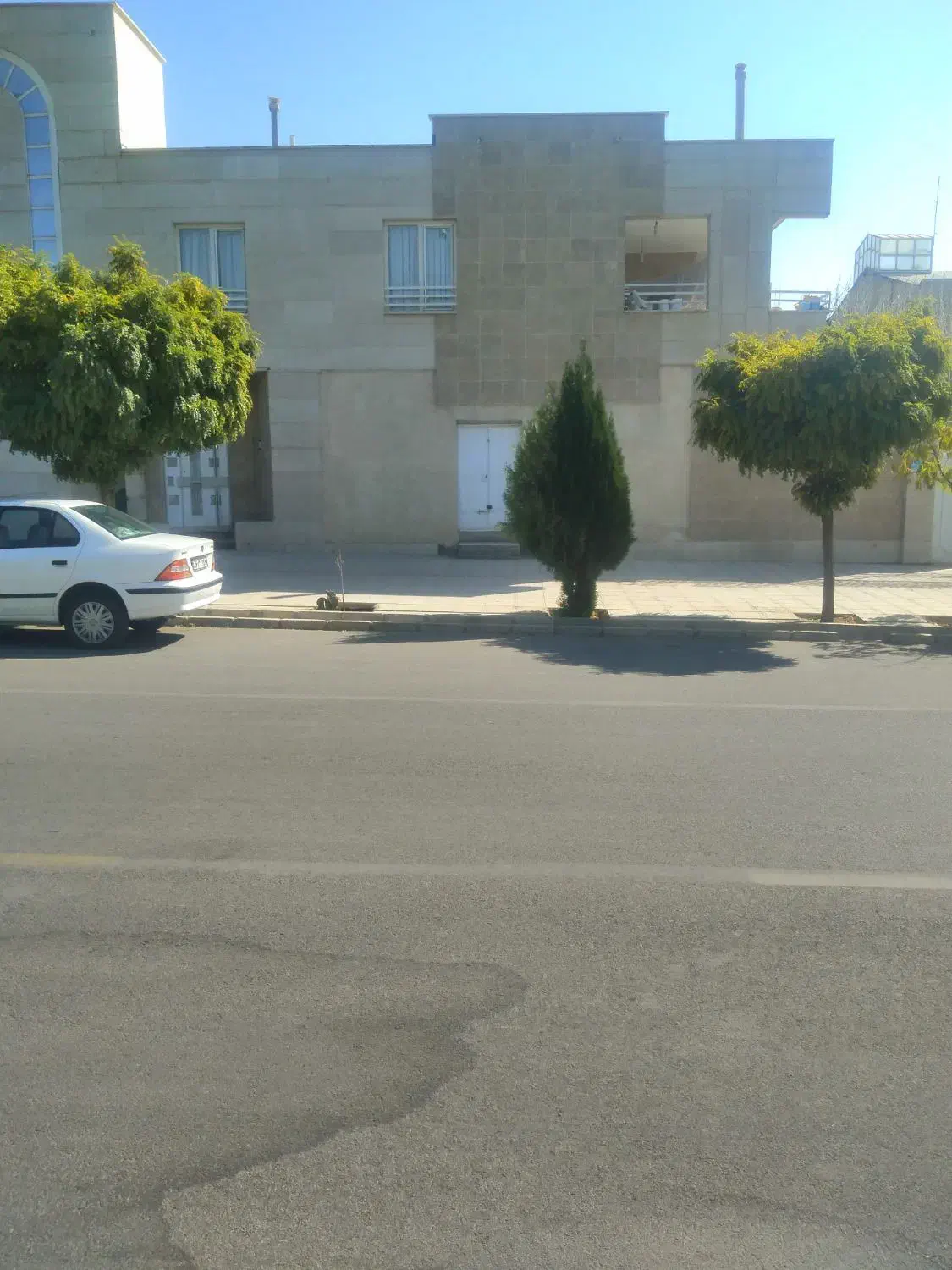 اجاره ورهن انباری حدود 30 متر باارتفاع 3متر|اجارهٔ مغازه و غرفه|بروجرد, |دیوار