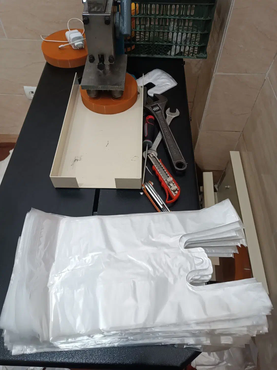 نایلکس فروشگاهی|ظروف نگهدارنده، پلاستیکی، یک‌بارمصرف|گنبد کاووس, |دیوار