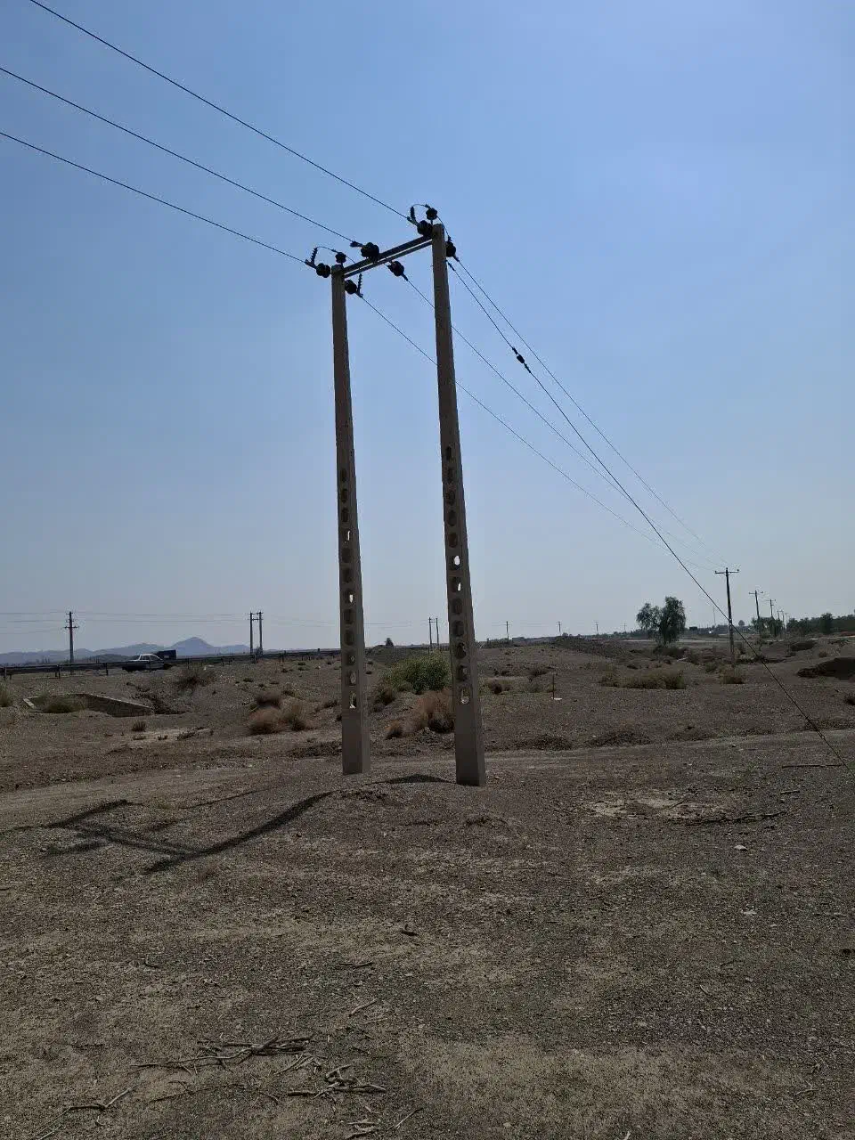 فروش زمین قواره بزرگ کنار پمپ آب سرجاز|فروش دفتر صنعتی، کشاورزی، تجاری|جیرفت, |دیوار