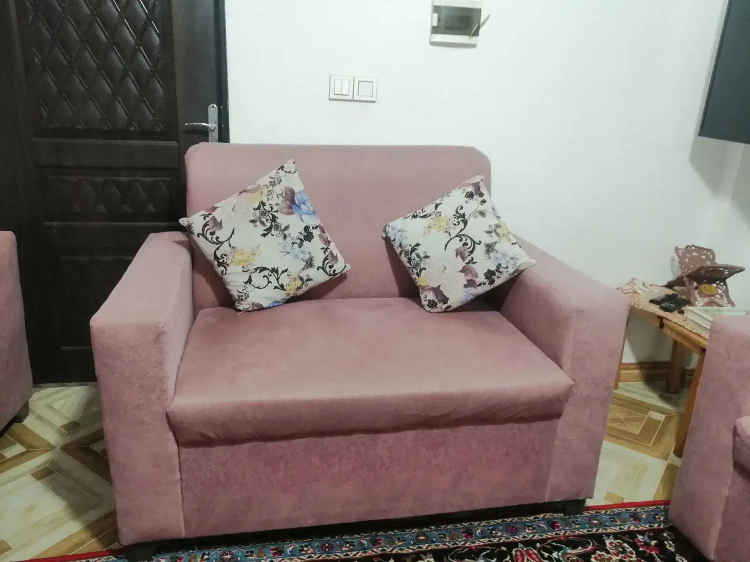 مبل|مبلمان خانگی و میز عسلی|رشت, کوی قدس|دیوار