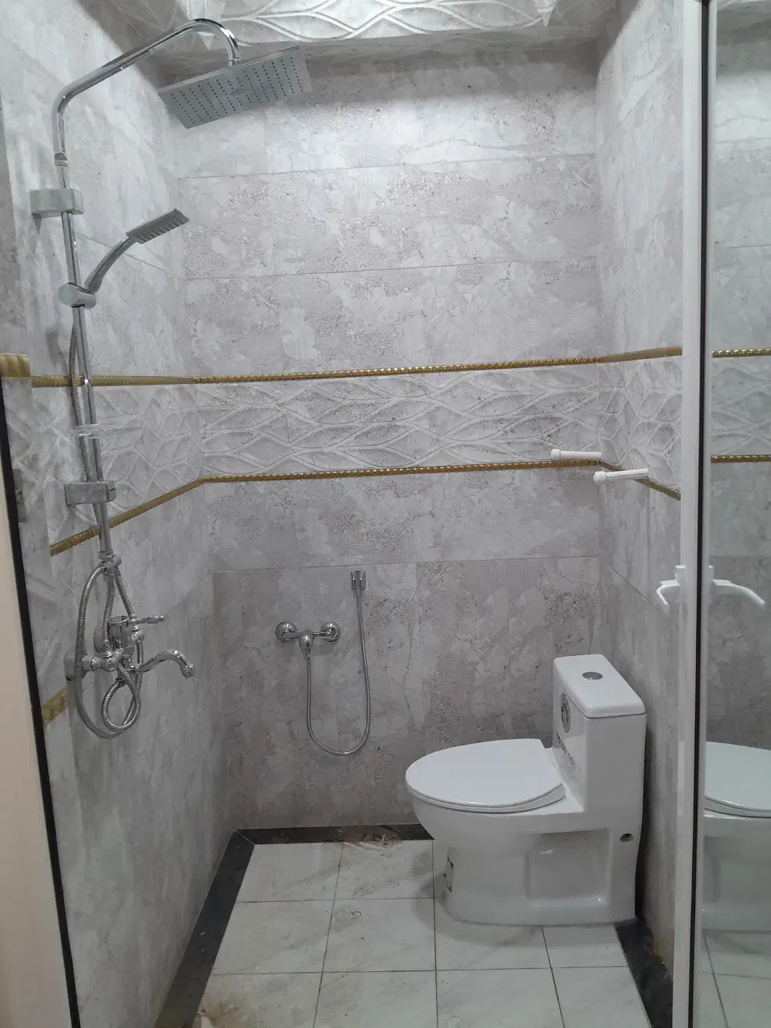 نصاب تاسیسات لوله کشی|خدمات پیشه و مهارت|آستانه اشرفیه, |دیوار