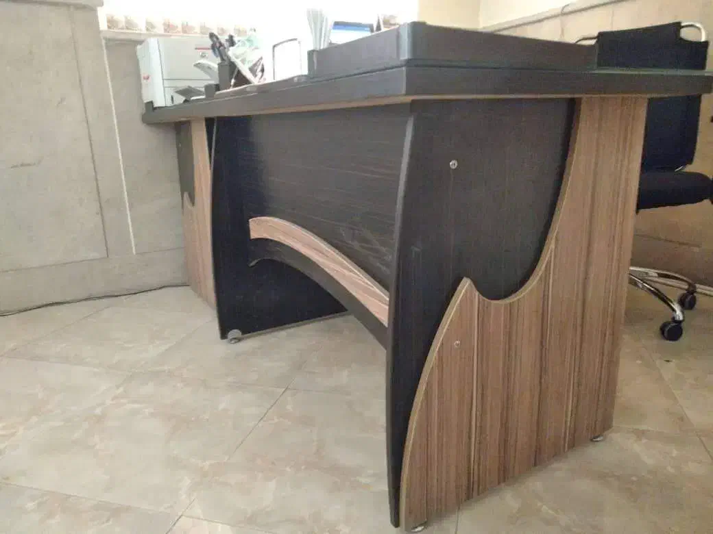 میز و صندلی ادارای|مبلمان اداری|اصفهان, باغ دریاچه|دیوار