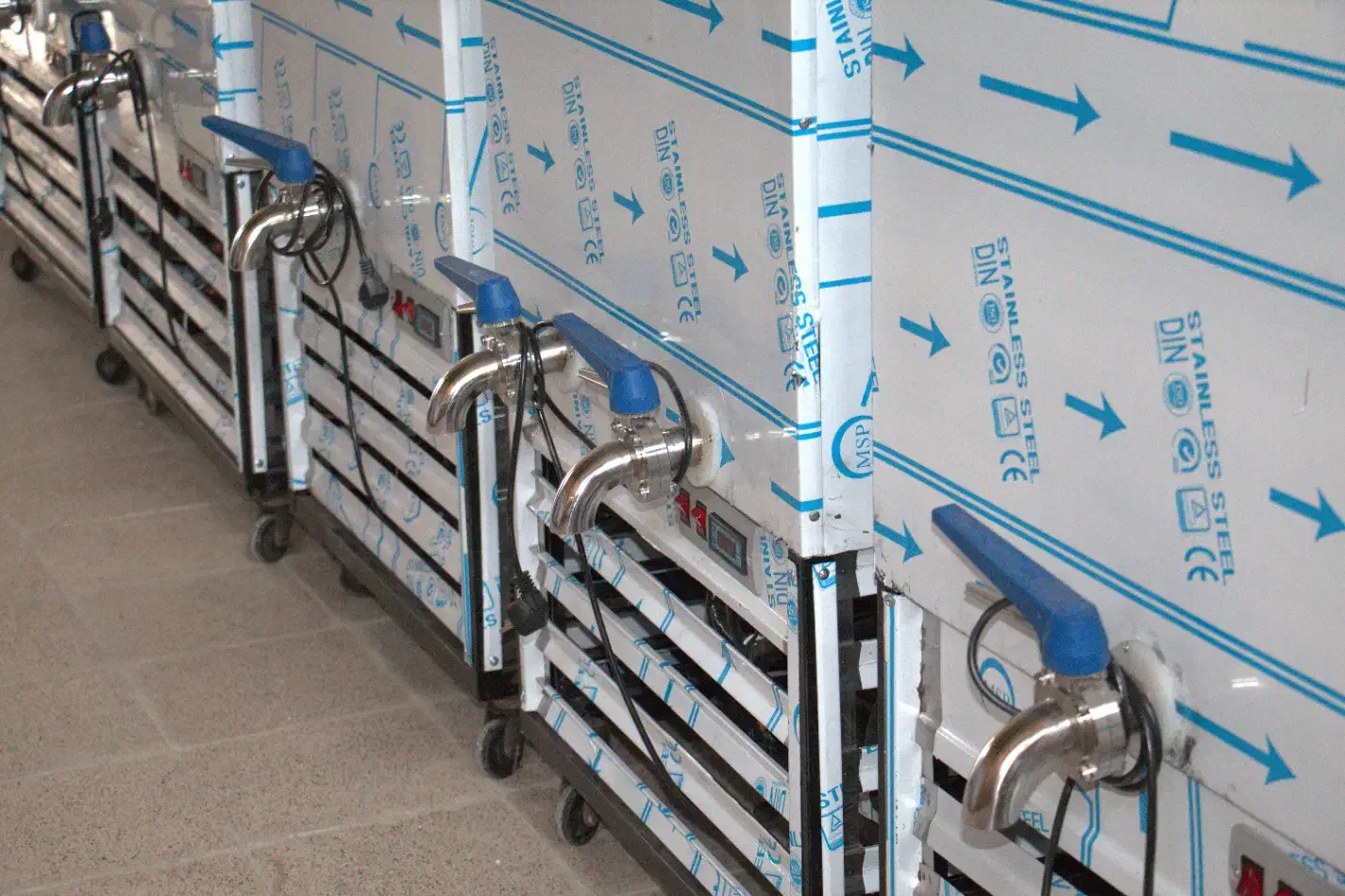 شیر سردکن دو مخزن300لیتر-نگهداری همزمان شیر و دوغ|ماشینآلات صنعتی|تبریز, |دیوار