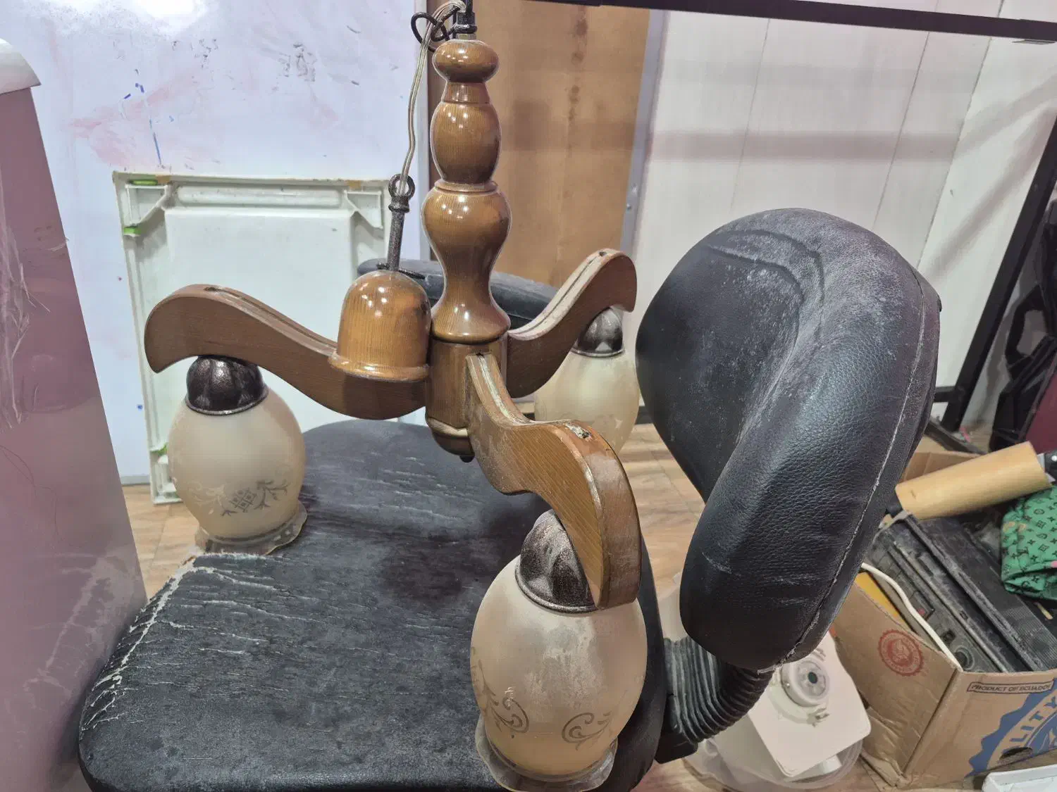 لوستر ۳ شاخ چوبی|لوستر و چراغ آویز|قائم‌شهر, |دیوار