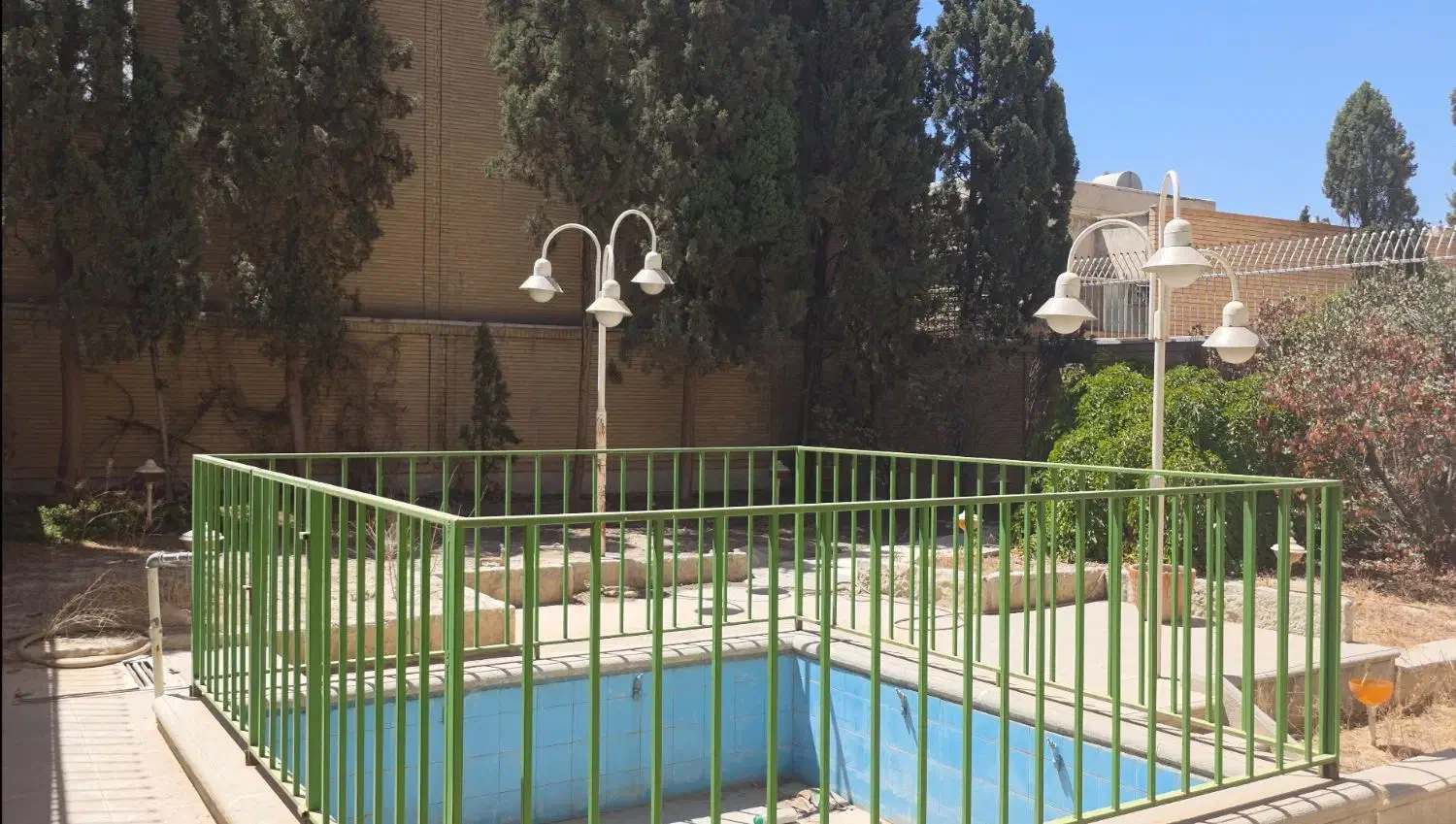 منزل ویلایی 13 اتاقه900 متری دربست در آبشار اول|اجارهٔ خانه و ویلا|اصفهان, فیض|دیوار