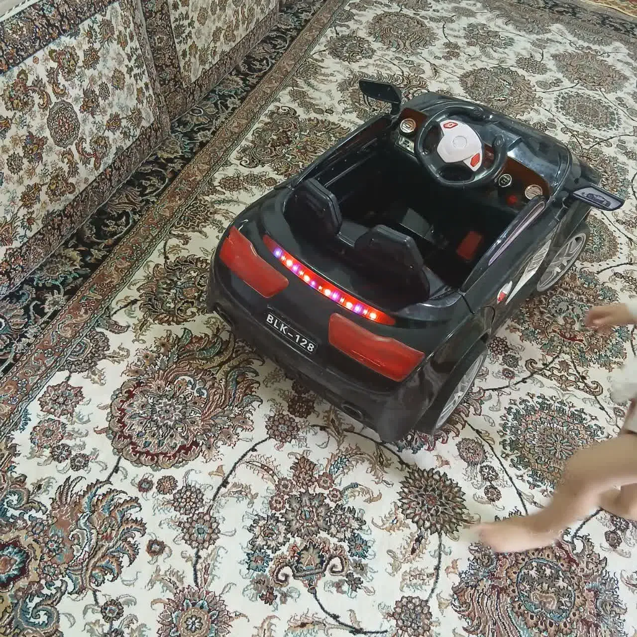 ماشین شارژی|اسباب‌‌بازی|قم, علی آباد سعدگان|دیوار