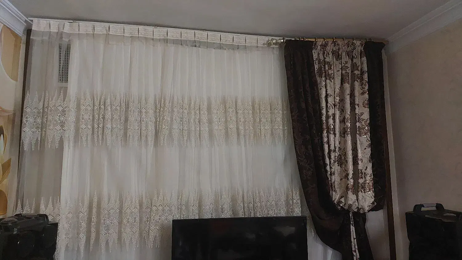 پرده ۹ متری با دوخت ۳ متربا ۲ عدد والان|پرده، رانر، رومیزی|تهران, بلورسازی|دیوار