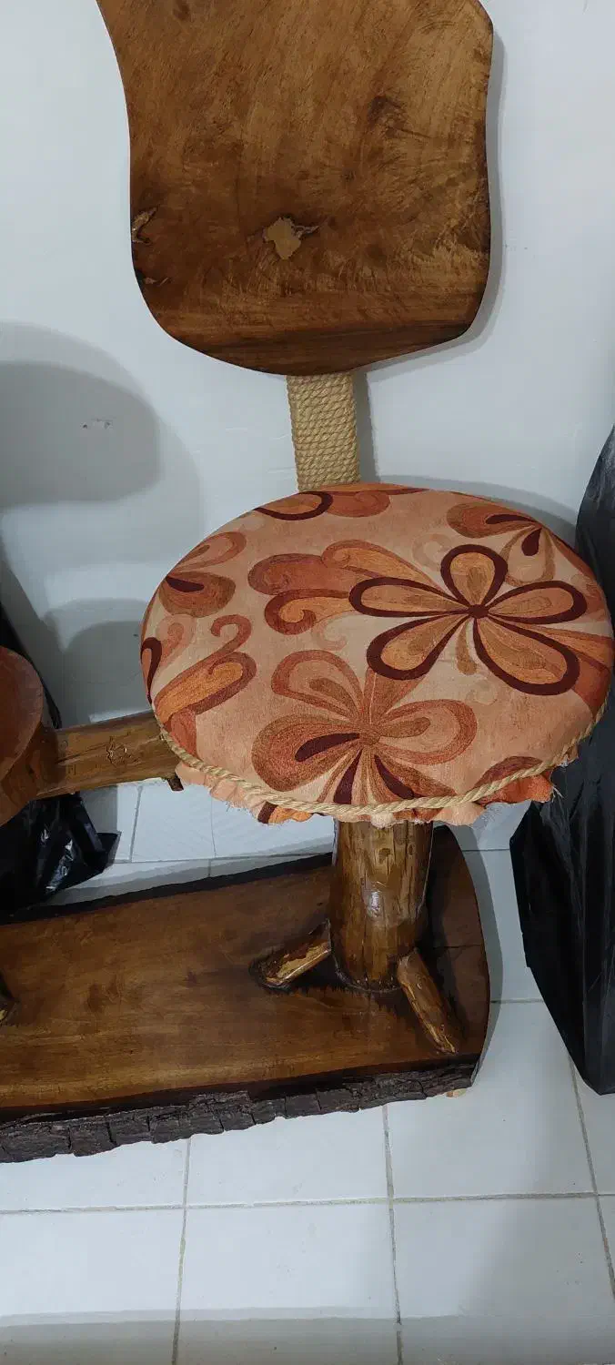 میز تلفن|میز تلفن|نیشابور, بزرگمهر|دیوار