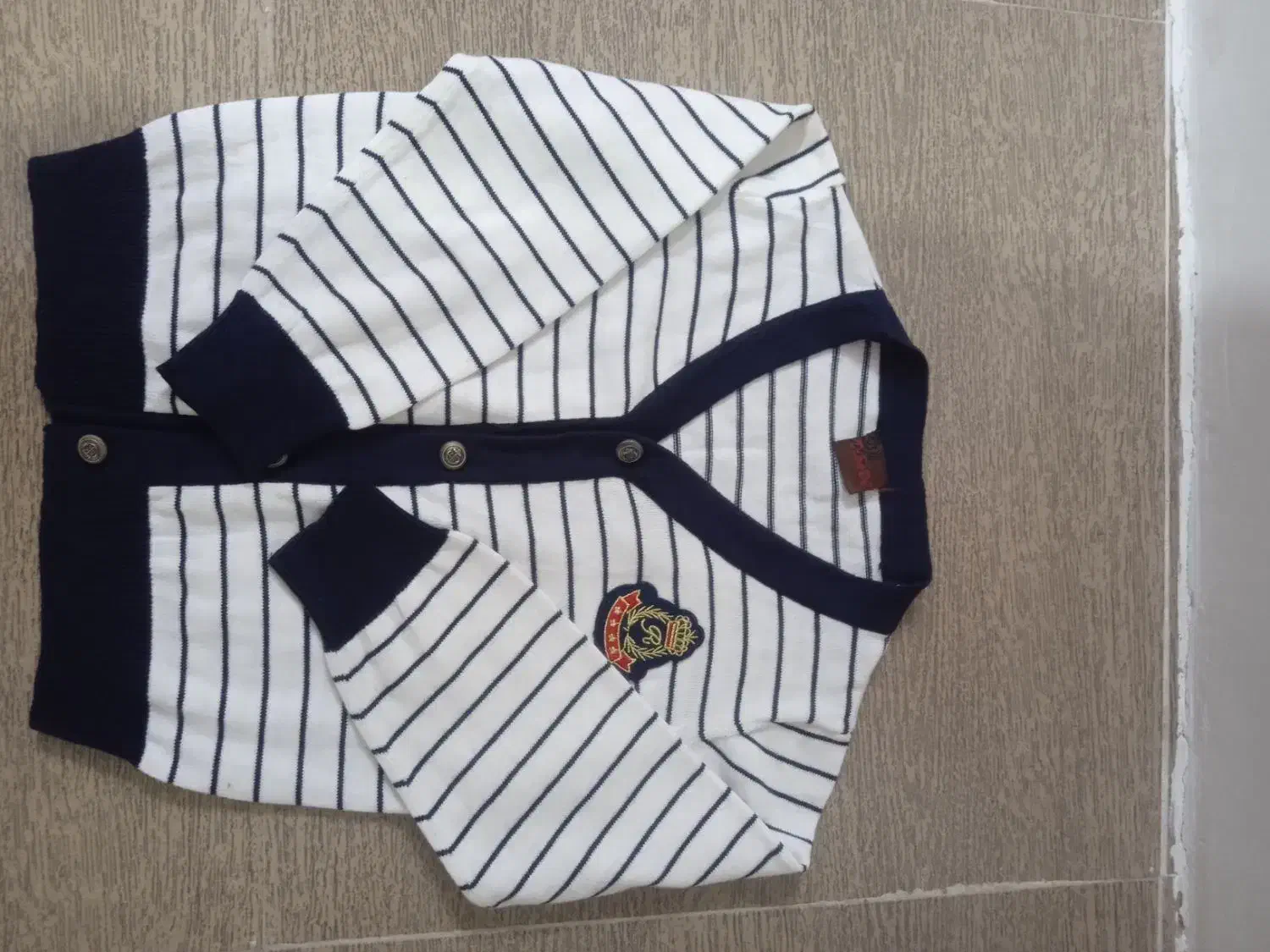 سرهم نوزادی|کفش و لباس بچه|خوی, |دیوار