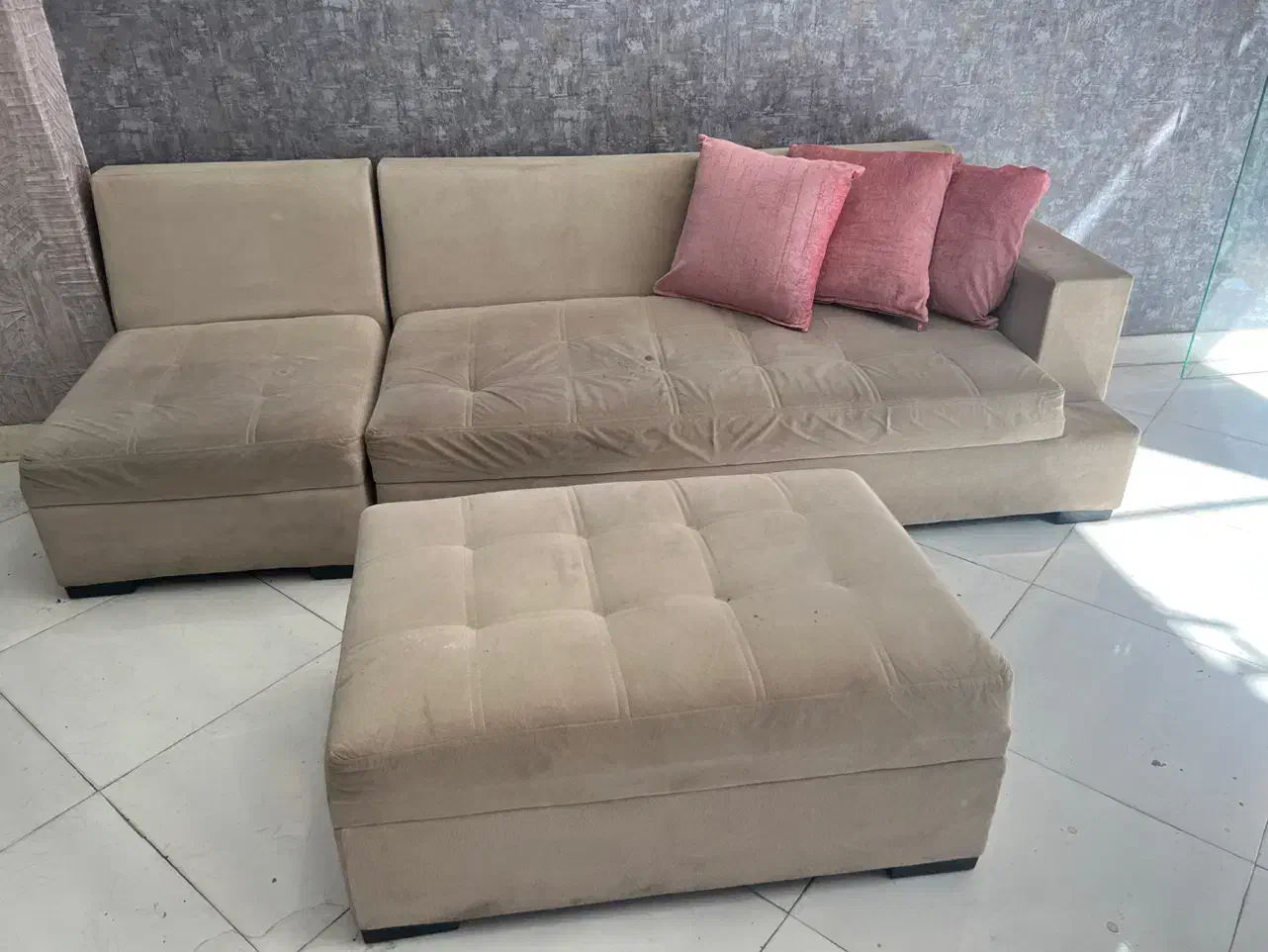 تابلو چلنیوم و مبل راحتی ۴نفره|آرایشگاه و سالنهای زیبایی|اسلامشهر, باغ فیض|دیوار