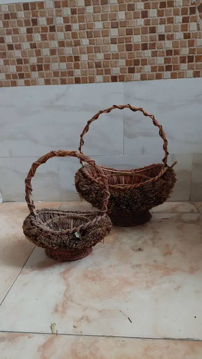 سبد حصیری زیبا و همه کاره|صنایع دستی و سایر لوازم تزئینی|شیراز, قدوسی غربی|دیوار