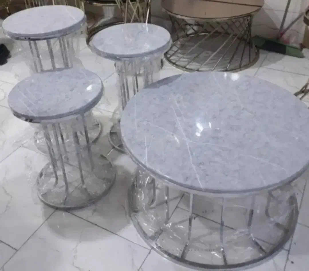 مبل هفت نفره+میز جلو مبلی چهار تیکه|مبلمان خانگی و میز عسلی|ورامین, ورامین|دیوار