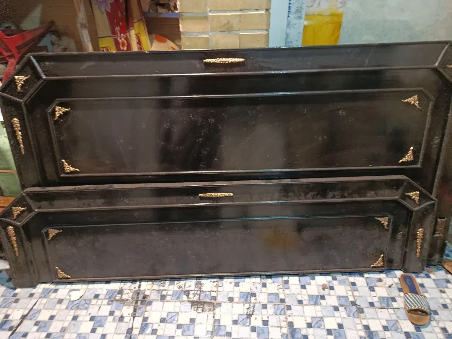 تخت دونفره چوبی بزرگ|تخت و سرویس خواب|فولادشهر, مسکن مهر فولادشهر|دیوار