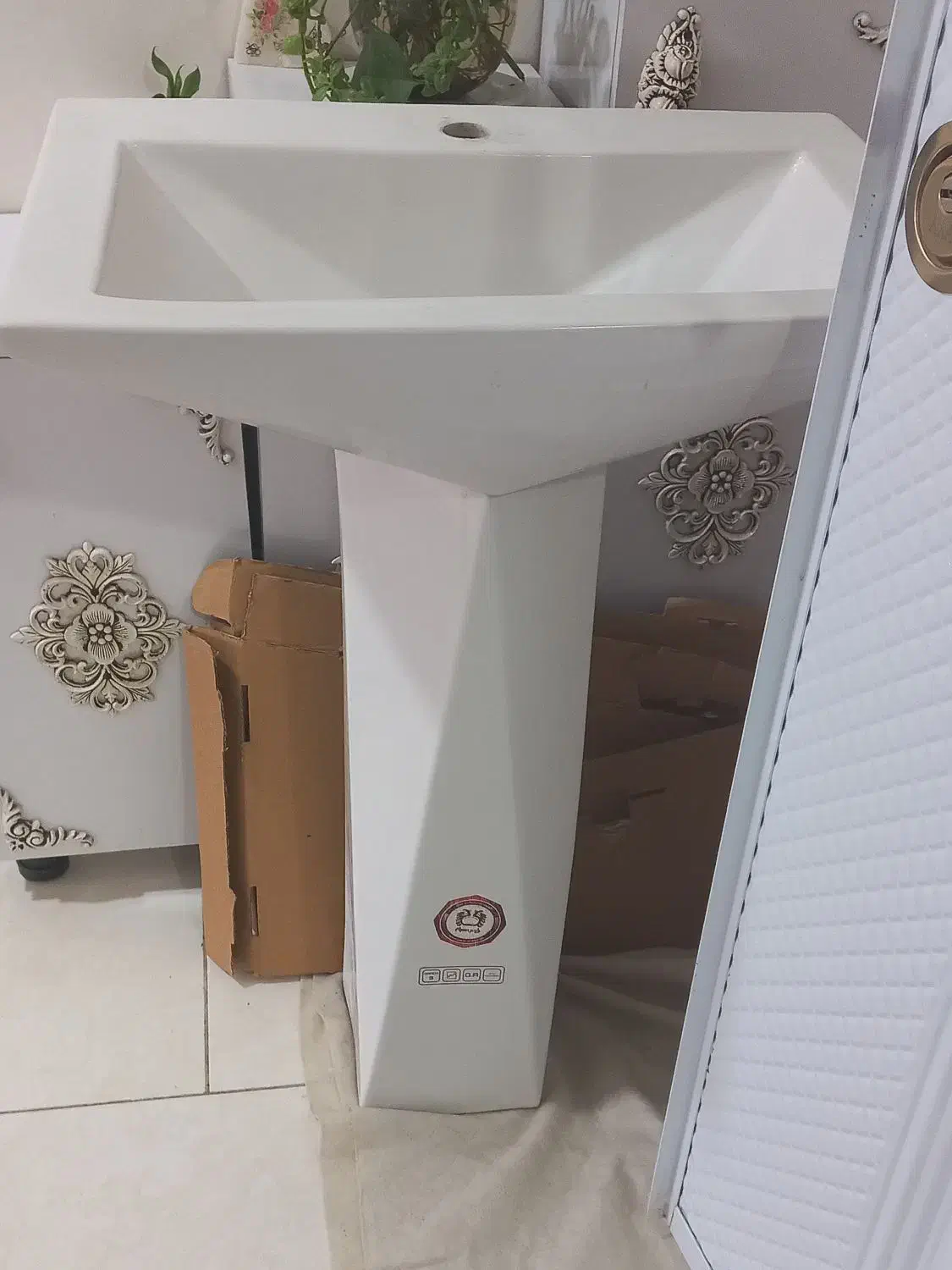 روشویی (دست شویی)|لوازم سرویس بهداشتی|گلبهار, شهر جدید گلبهار|دیوار