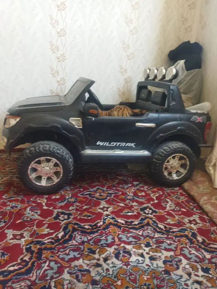 ماشین برقی دونفره|اسباب‌بازی بچه|شیراز, دارالرحمه|دیوار