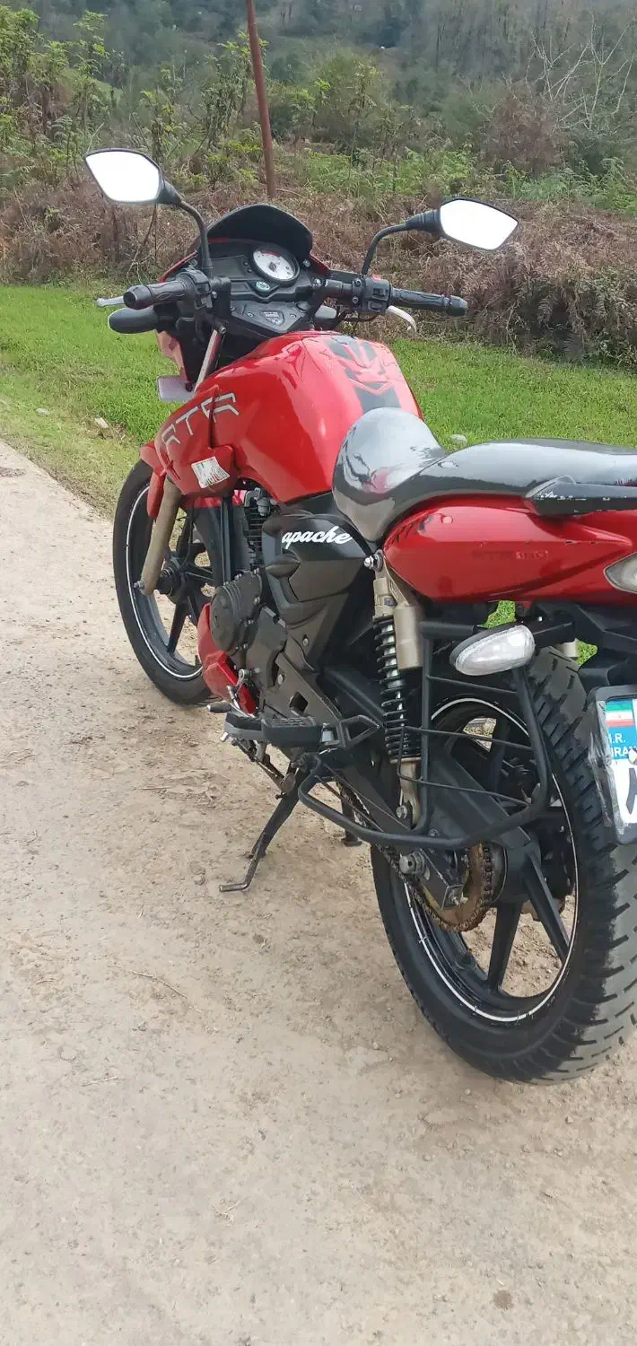 اپاچی 180 سالم عروسک|موتورسیکلت|سنگر, |دیوار