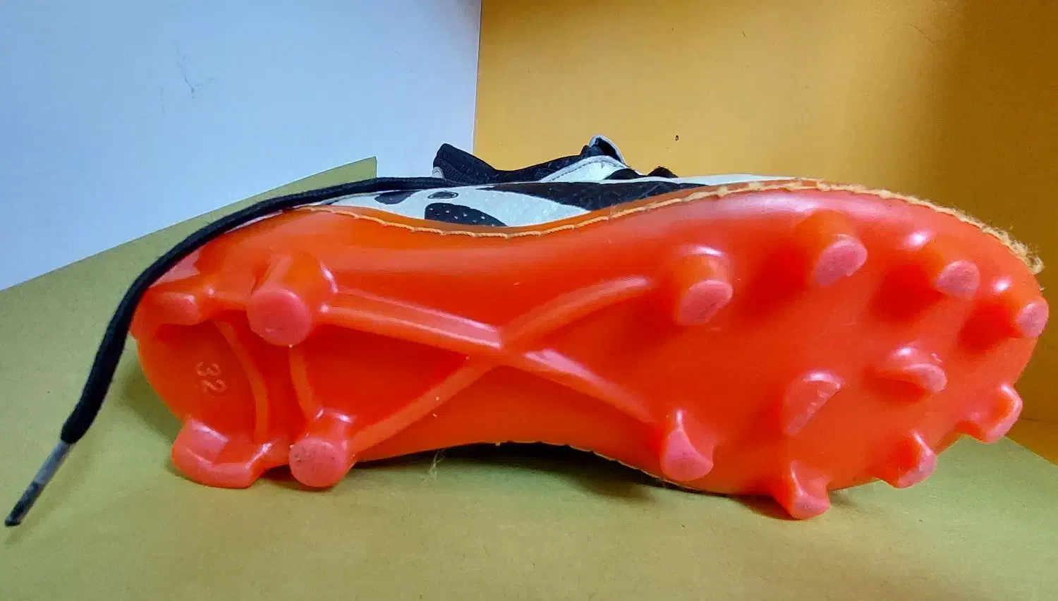 کفش فوتبال مناسب چمن سایز ۳۲ در حد|تجهیزات ورزشی|ملایر, |دیوار