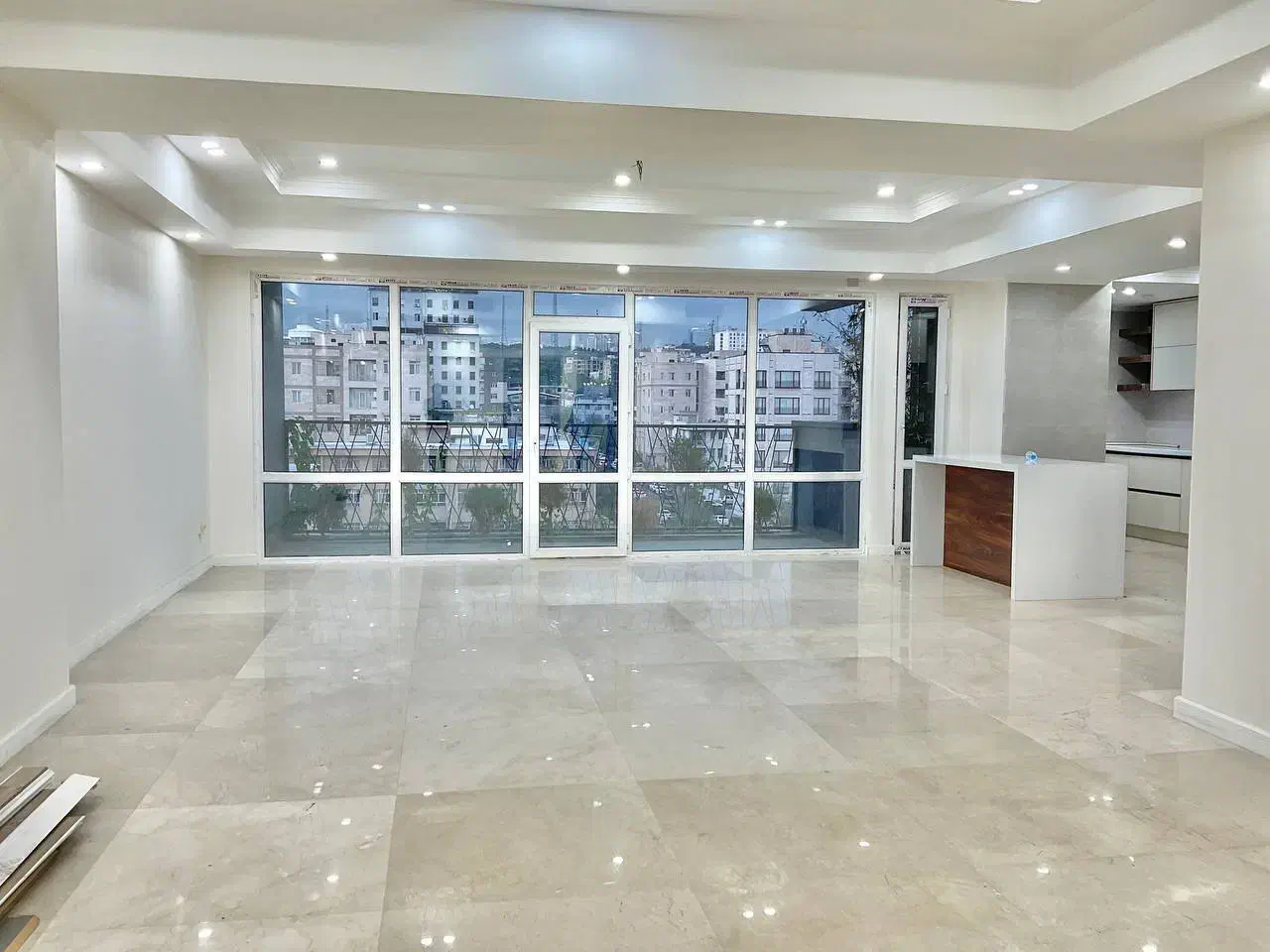 ۱۶۰متر /۳خواب / نوساز/ ۲پارکینگ