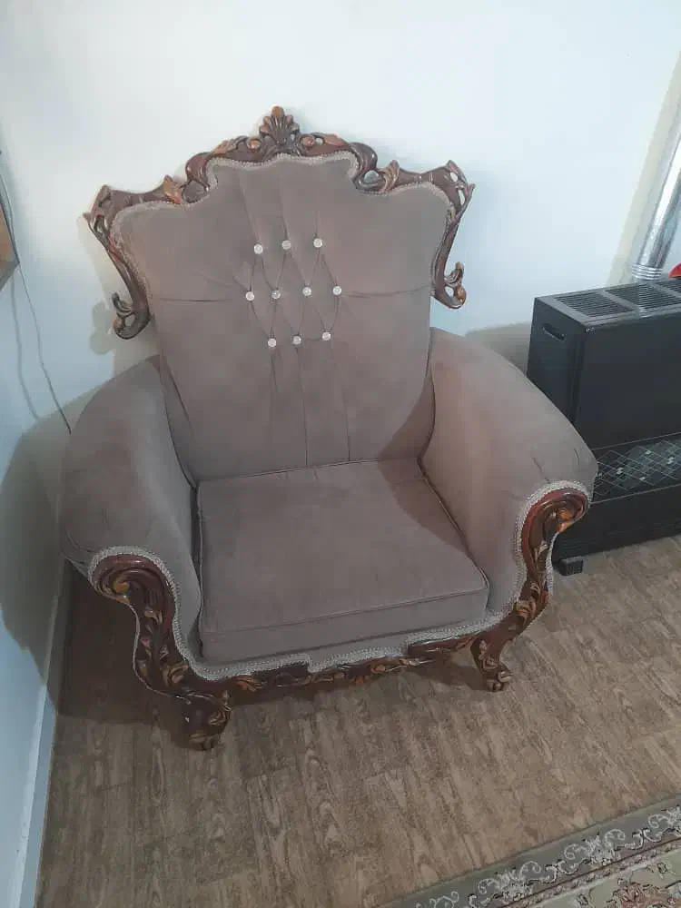 یک دست مبل هفت نفره تمیز و سالم یک میلیون|مبلمان خانگی و میز عسلی|ملارد, |دیوار