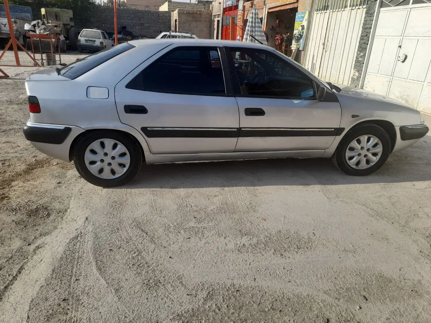 زانتیا مدل ۸۳|خودرو سواری و وانت|شهرضا, |دیوار