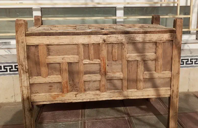 جعبه چوبی قدیمی بزرگ|صنایع دستی و سایر لوازم تزئینی|درمیان, |دیوار