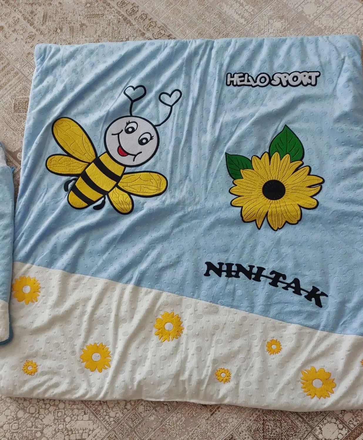 سرویس رختخواب وقنداق نوزادی شیک وتمیز|اسباب و اثاث بچه|بروجرد, |دیوار