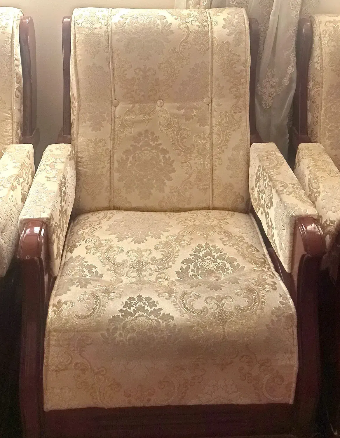 مبلمان نشیمن ۷ نفره|مبلمان خانگی و میز عسلی|قم, هنرستان|دیوار