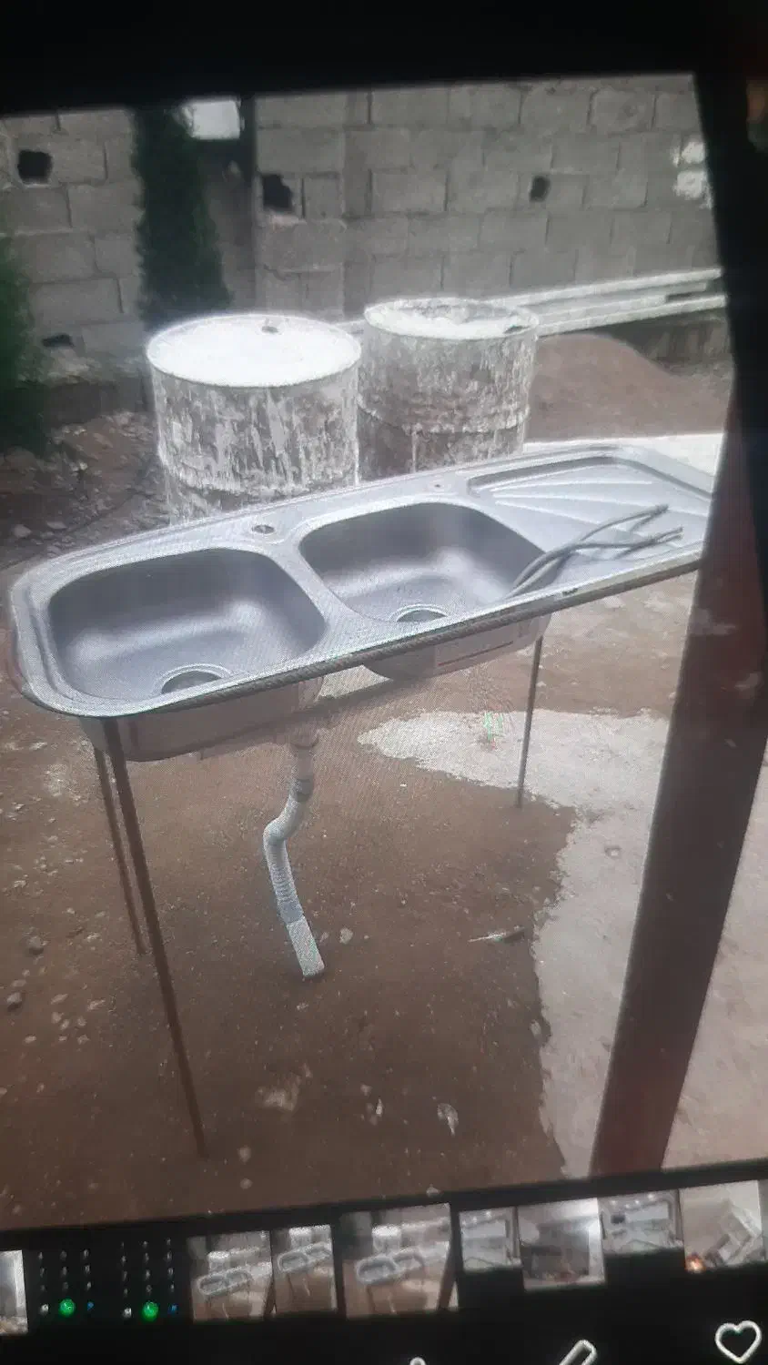 یک عدد آبچکان سینگ|آبچکان و نظمدهنده ظروف|شفت, |دیوار