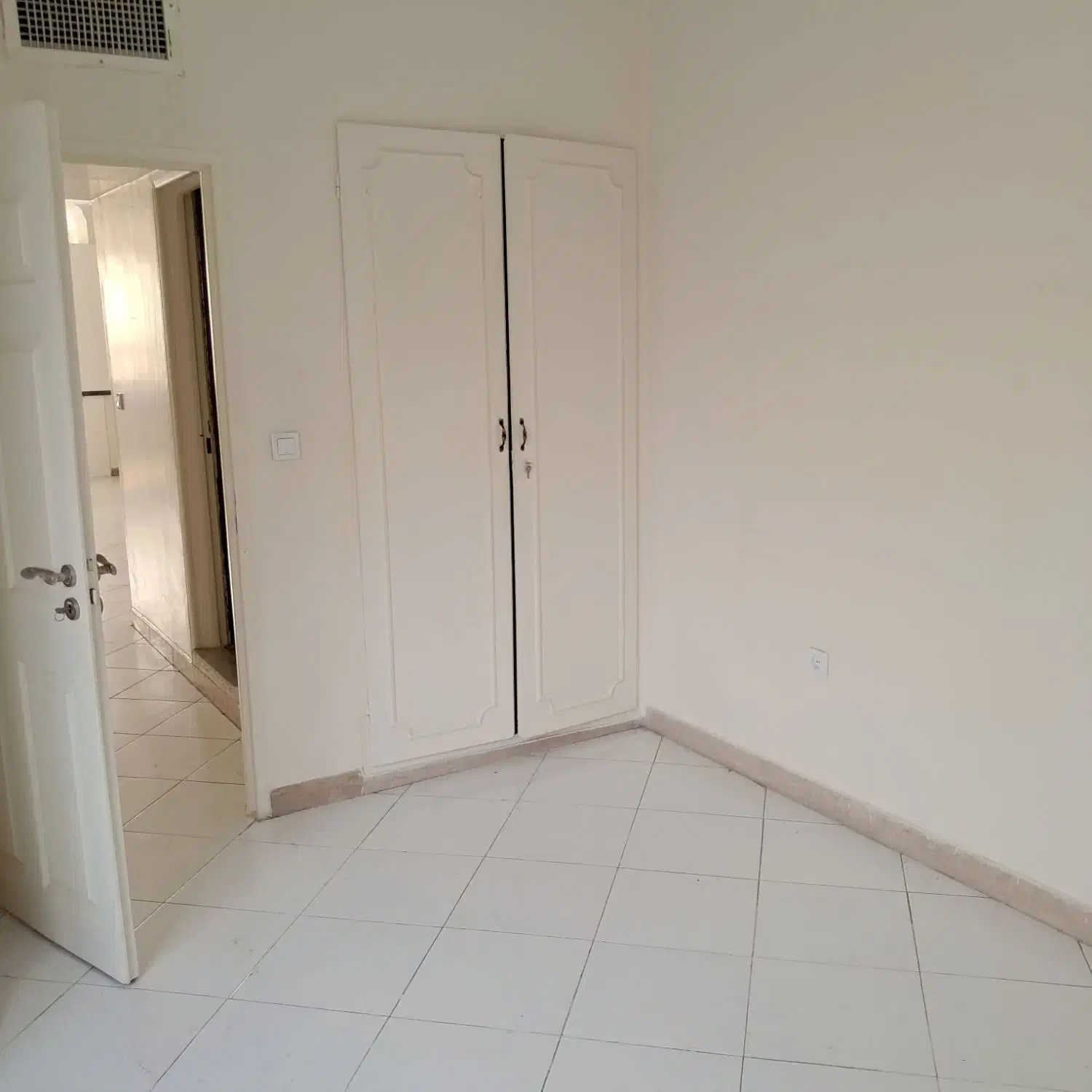 120 متر / سه خواب / با آسانسور