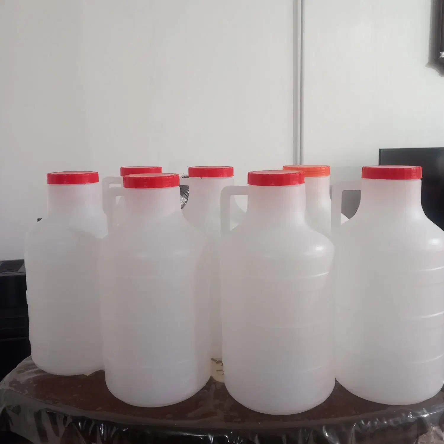 ۷ عدد دبه ۱۰/۵لیتری نو|ظروف نگهدارنده، پلاستیکی، یک‌بارمصرف|ملایر, |دیوار