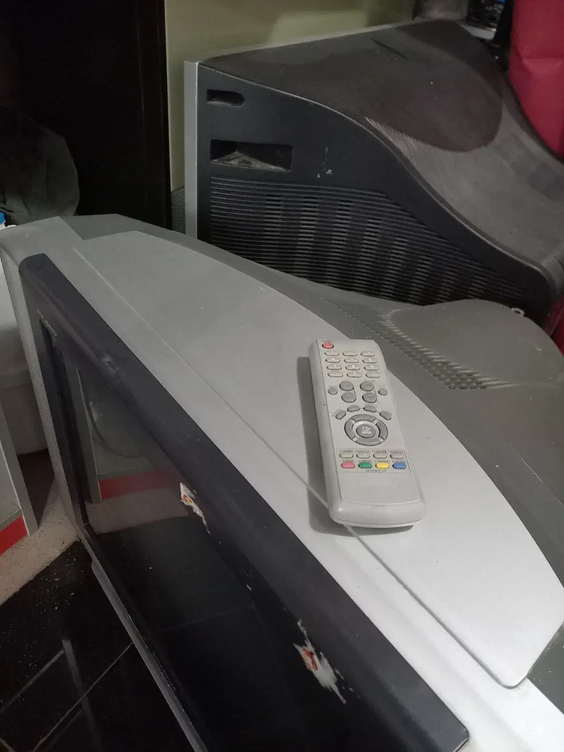 ۳ عدد تلویزیون قدیمی ۱۴،۲۱،۲۹|تلویزیون و پروژکتور|خرمدره, |دیوار