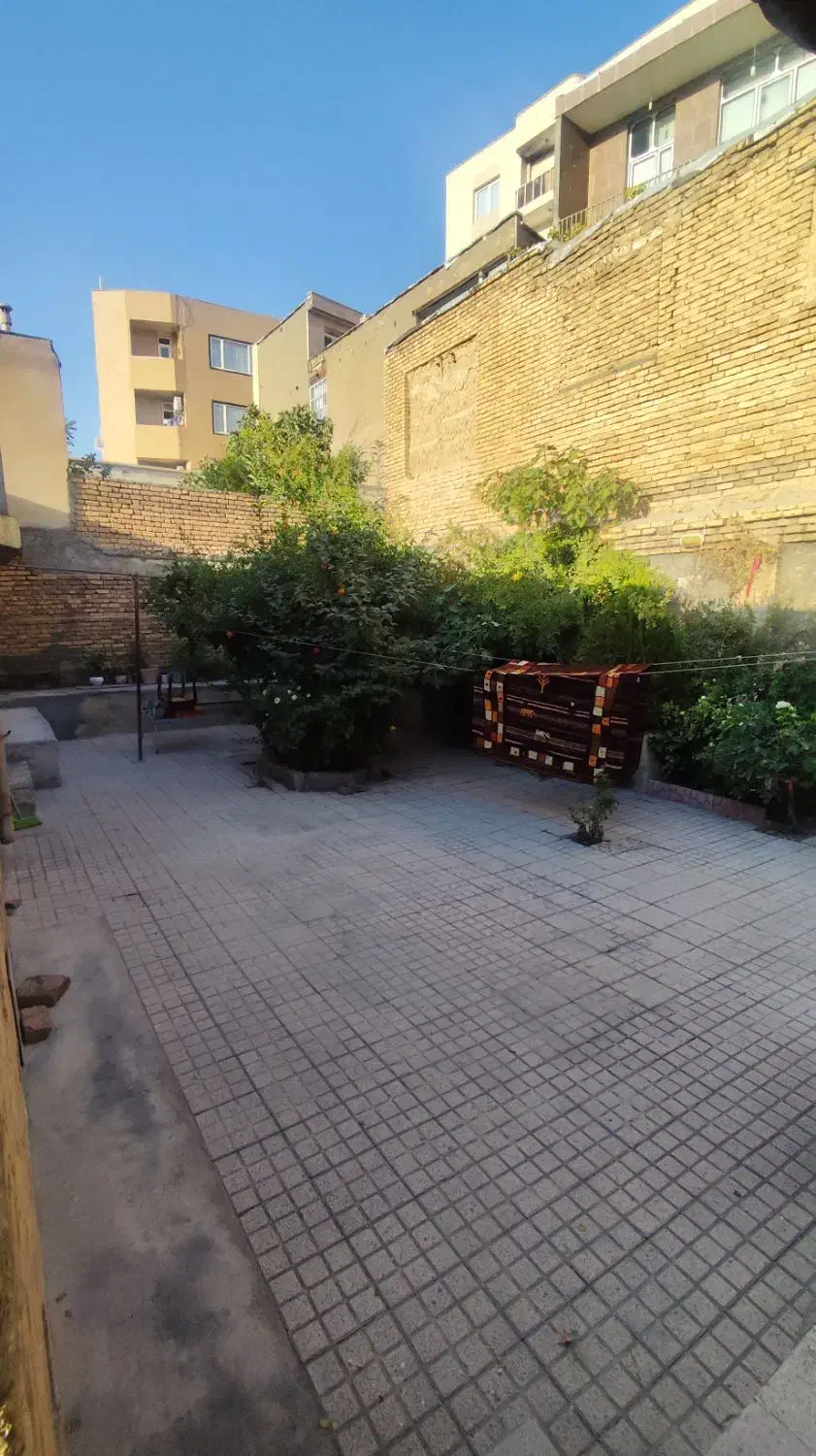خانه کلنگی مناسب سرمایه گذاری و کاملا قابل سکونت|فروش زمین و ملک کلنگی|کرمانشاه, |دیوار