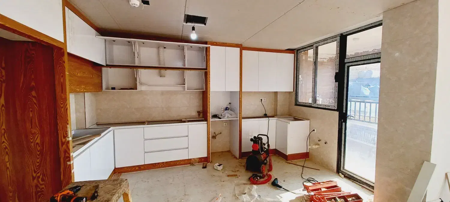 نصاب درب چوبی و کابینت و کمد و دیوار کوب|خدمات پیشه و مهارت|اصفهان, شیخ اشراق|دیوار