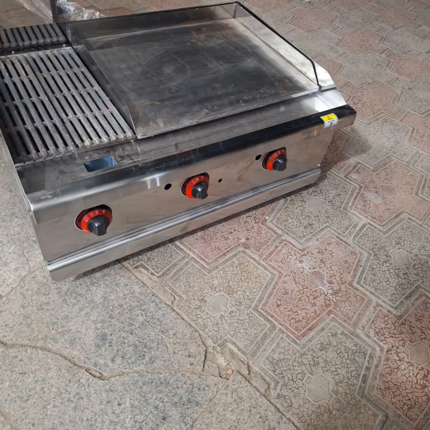 فر پیتزا ریلی و فریزر ساندویچی|کافی‌شاپ و رستوران|تهران, شهرک غرب|دیوار