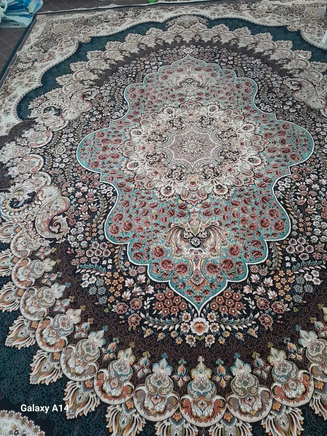 فرش ۱۲ متری ضخیم گوشتی|فرش|مشگین شهر, |دیوار