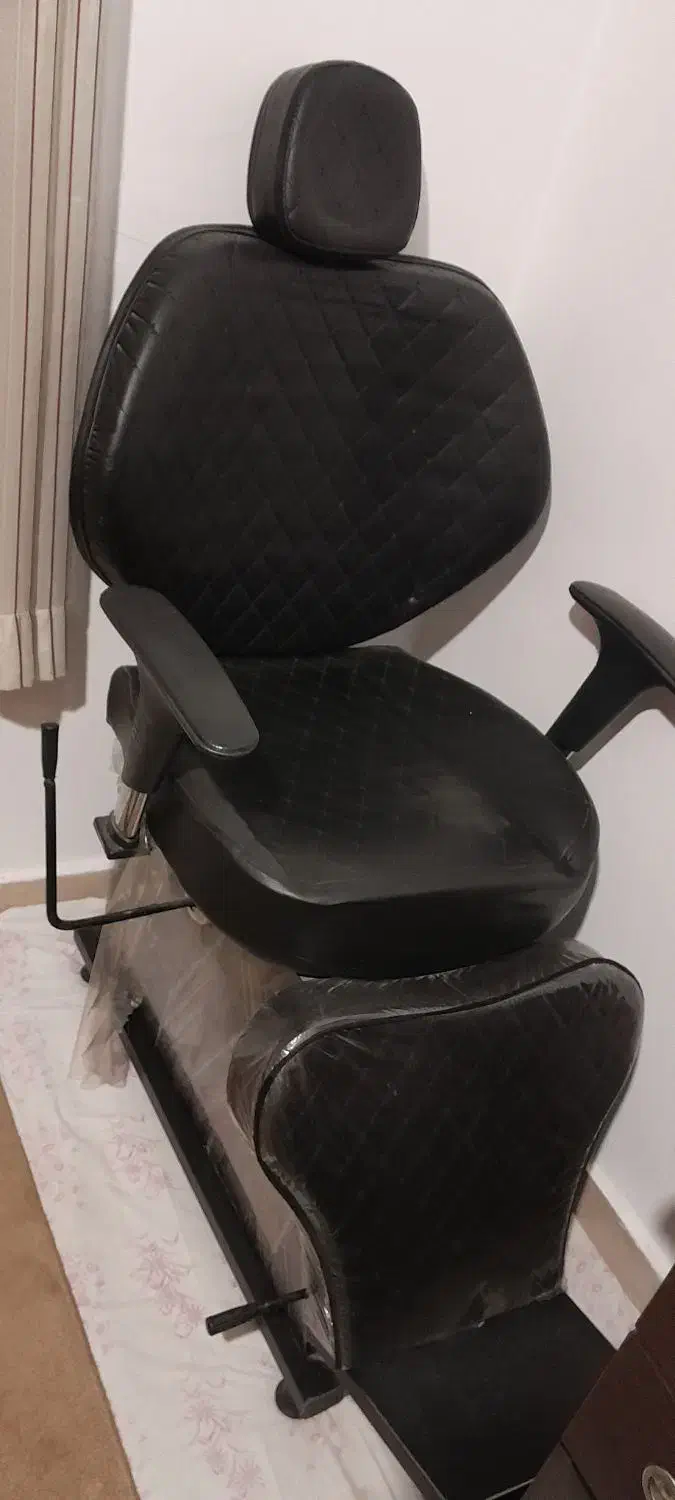 صندلی آرایشگاه  به همراه میز ترولی ۷ کشو سالم|آرایشگاه و سالن‌های زیبایی|چالوس, |دیوار