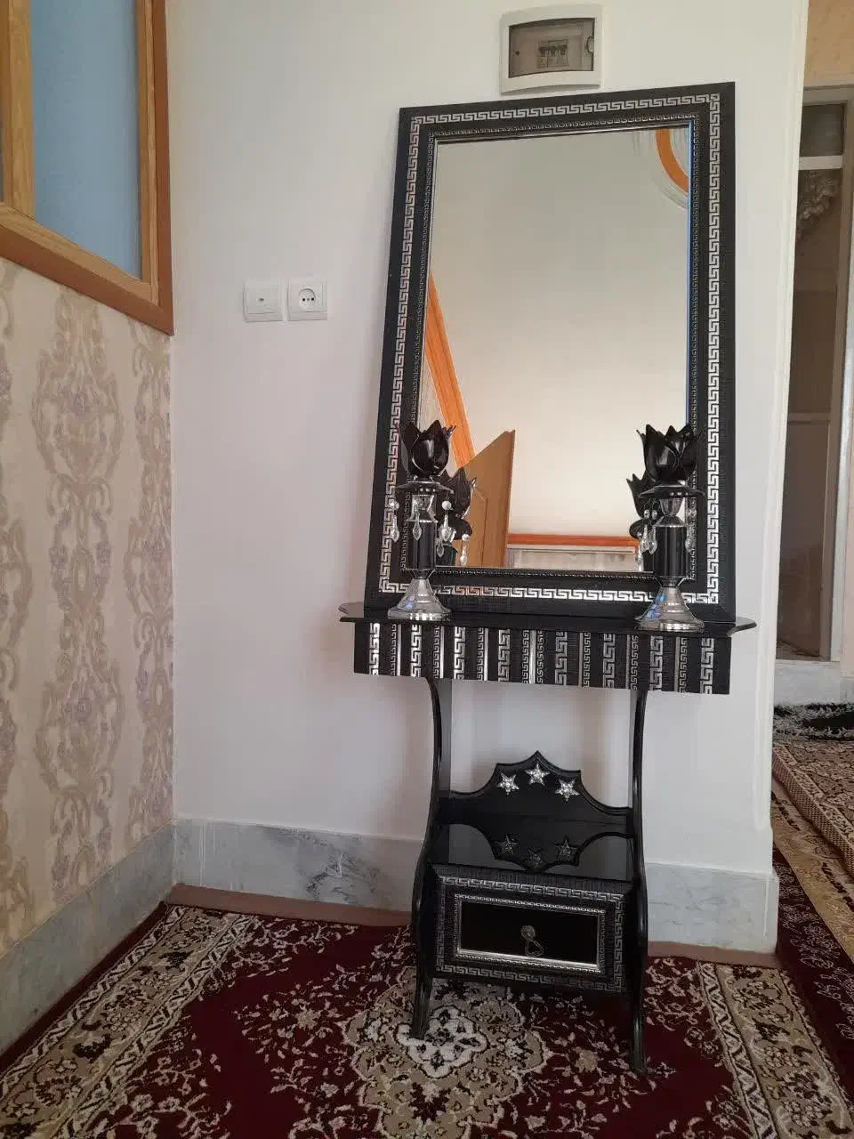 آینه شمعدان|آینه|بروجرد, |دیوار