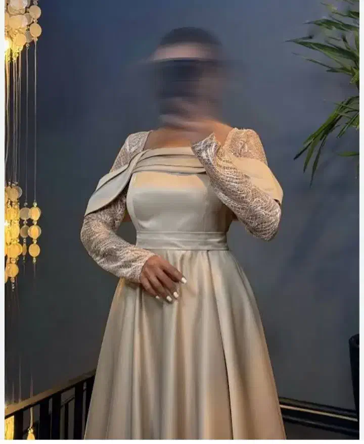 لباس مجلسی ماکسی|لباس|قم, قلعه کامکار|دیوار