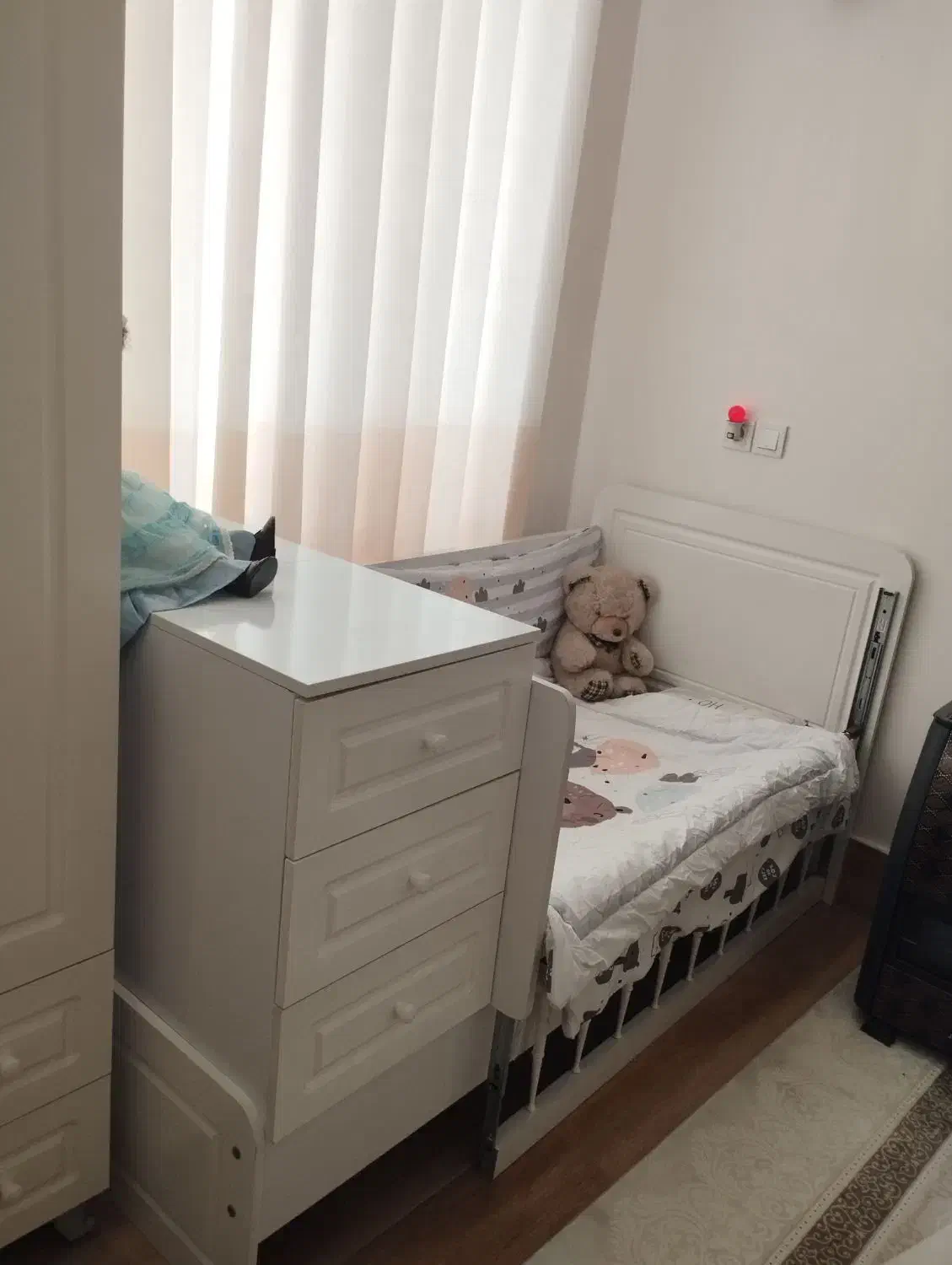 تخت و کمد کودک و نوجوان|تخت و صندلی بچه|تربت جام, والفجر|دیوار