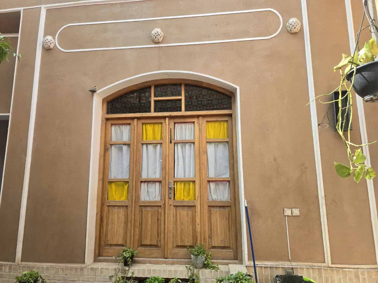 فرصت اجاره طبقه بالای هتل سنتی جهت کافه رستوران|اجارهٔ مغازه و غرفه|یزد, |دیوار