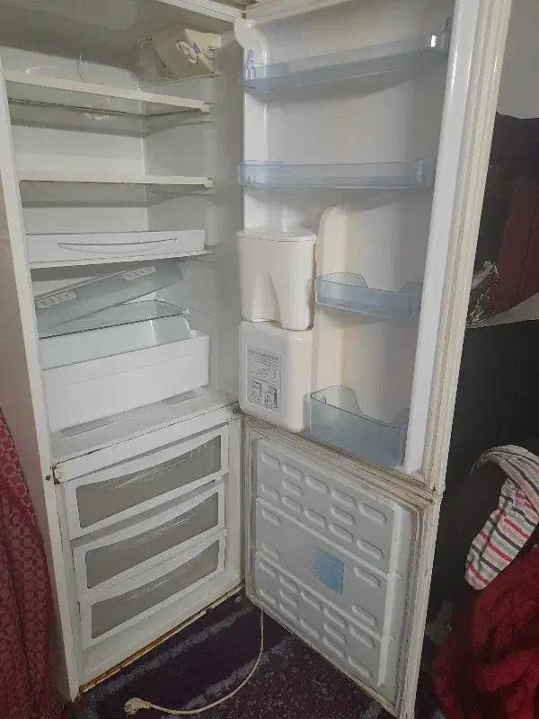 یخ چال فریز|یخچال و فریزر|رشت, چله خانه|دیوار