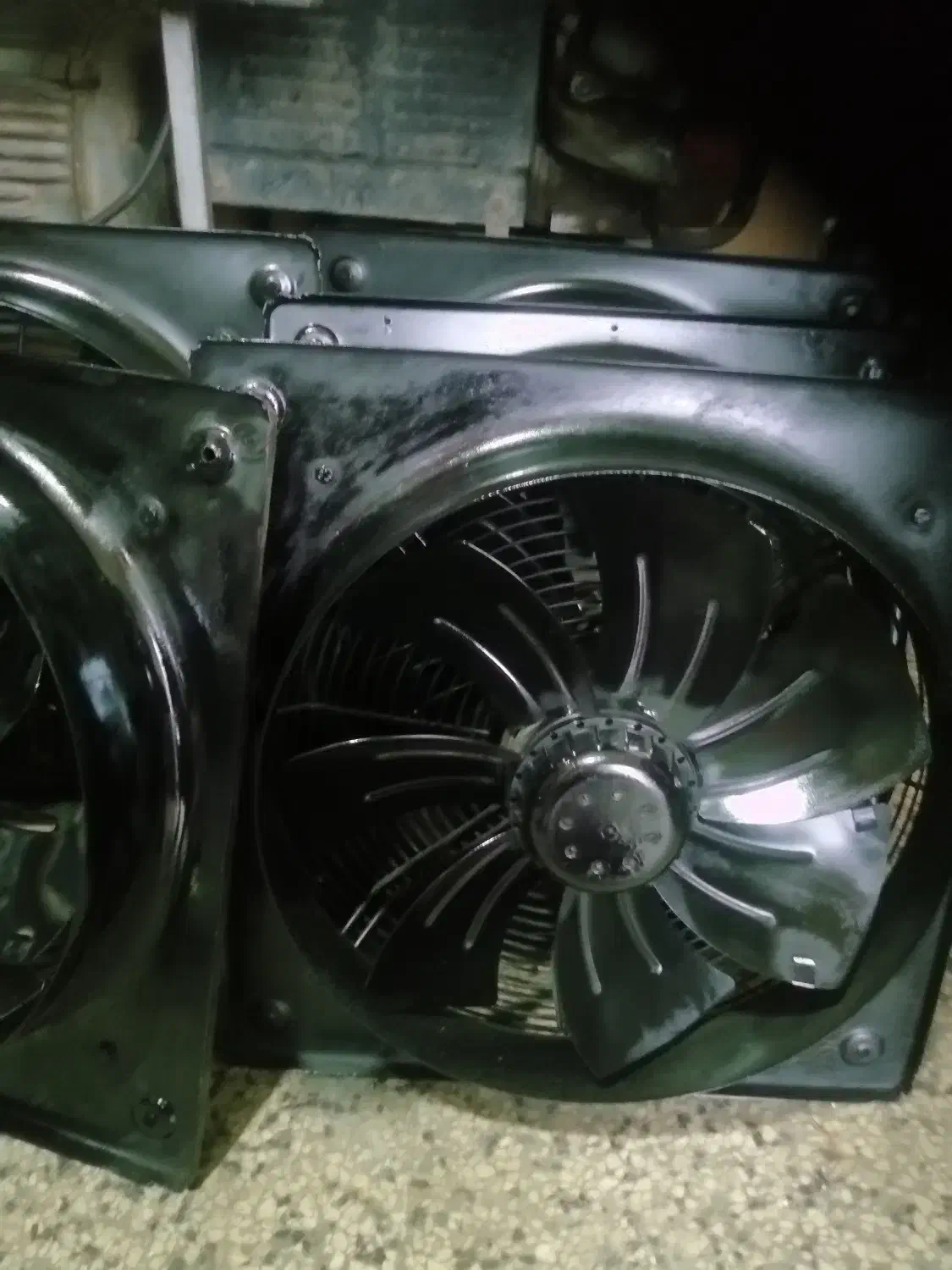 فن 50در50 دایره 40|پنکه و تصفیه‌کنندهٔ هوا|کوهی‌خیل, |دیوار