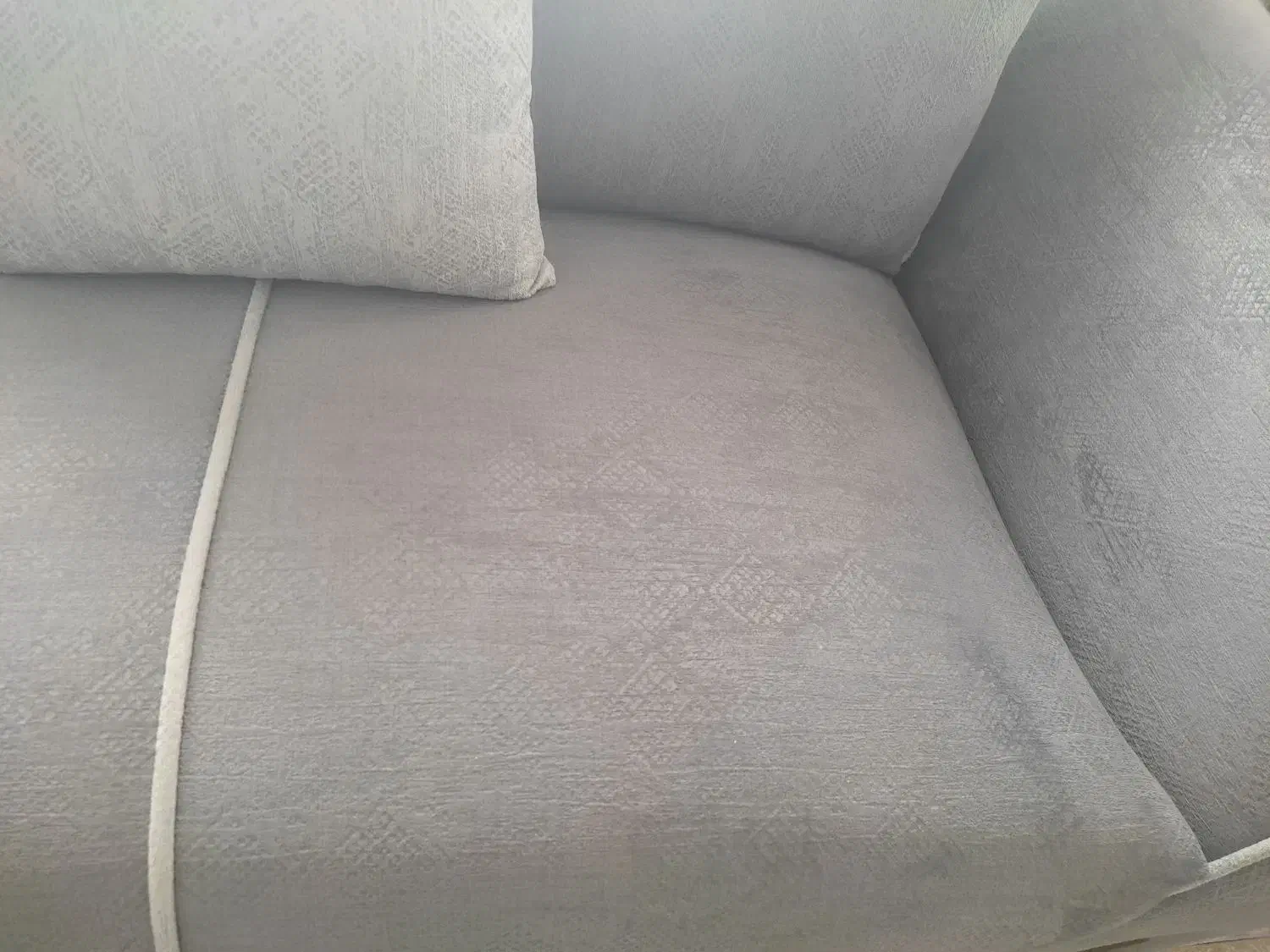 یکی مبل دونفره ی راحتی بفروش میرسد|مبلمان خانگی و میز عسلی|یزد, |دیوار