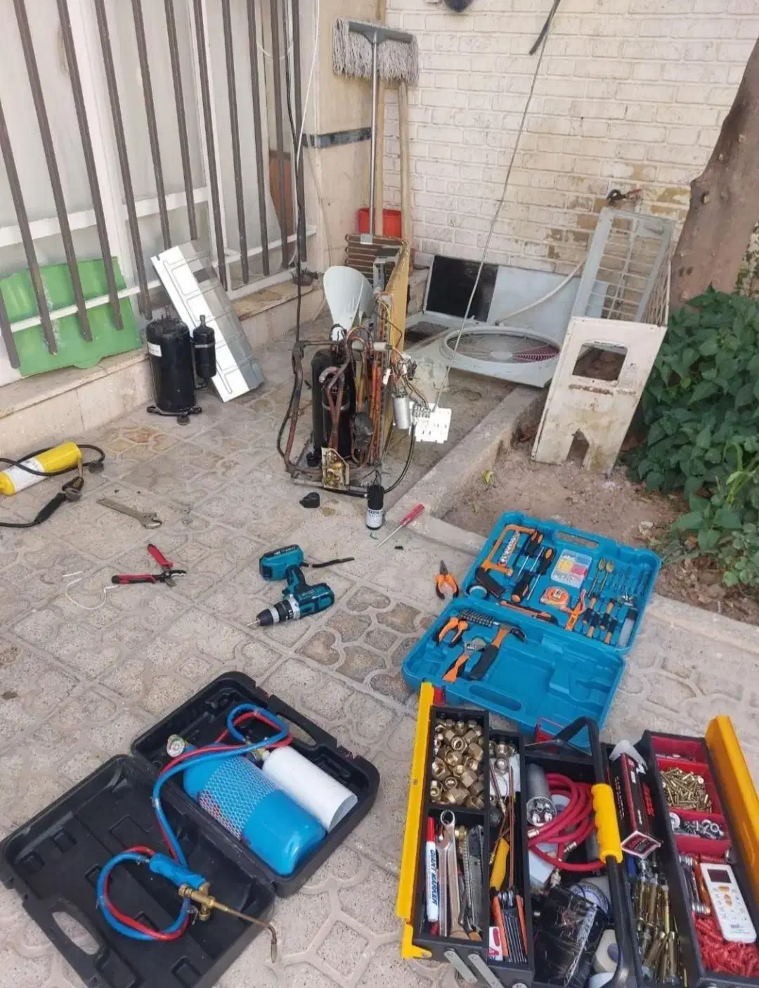 نصب تعمیر تخصصی اسپلیت کولرگازی پنجره ای یخچال|خدمات پیشه و مهارت|شیراز, شهرک گلستان|دیوار